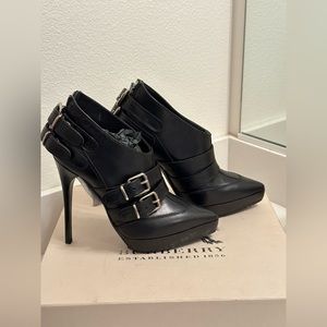 New Burberry Leather High Heel Ankle Boots Size 35